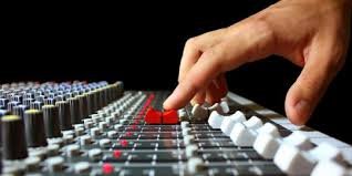 Sejarah dan Perkembangan Teknologi Perangkat Lunak dalam Proses Recording Musik/Band